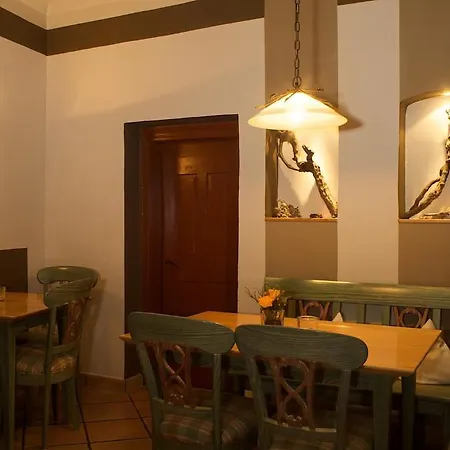 Hotel-Restaurant Weinstube Am Markt Hotel