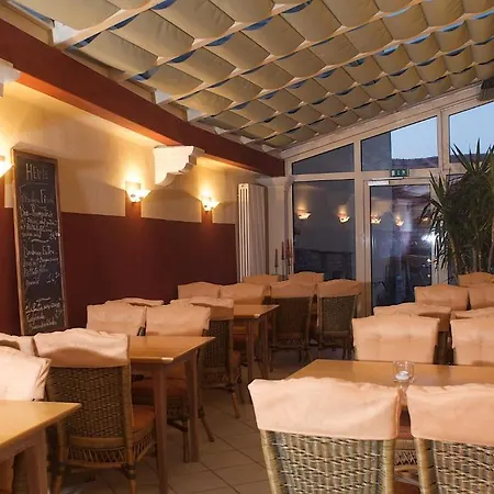 Hotel-Restaurant Weinstube Am Markt Hotel 3*